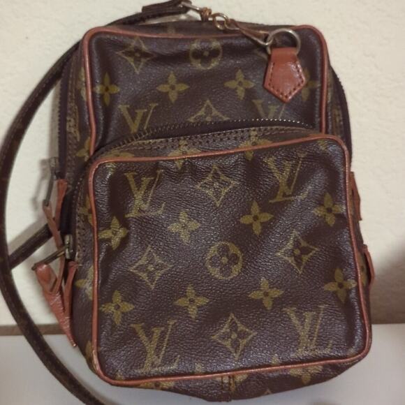 Authentic Louis Vuitton Monogram Amazone Crossbody Bag Old Model 3231L **DAMAGED - Picture 2 of 13